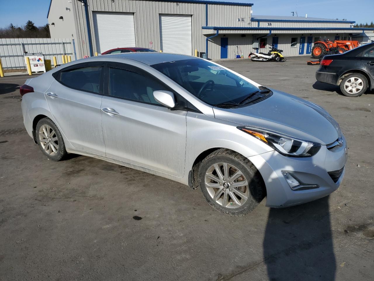 2015 HYUNDAI ELANTRA SE - Фото 4