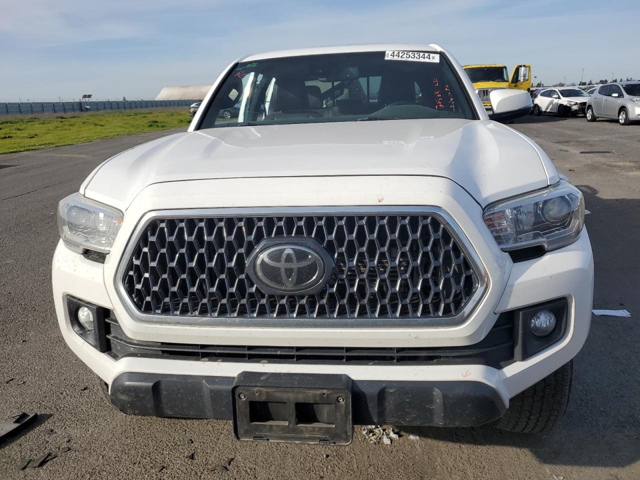 2019 TOYOTA TACOMA DOU - Фото 5