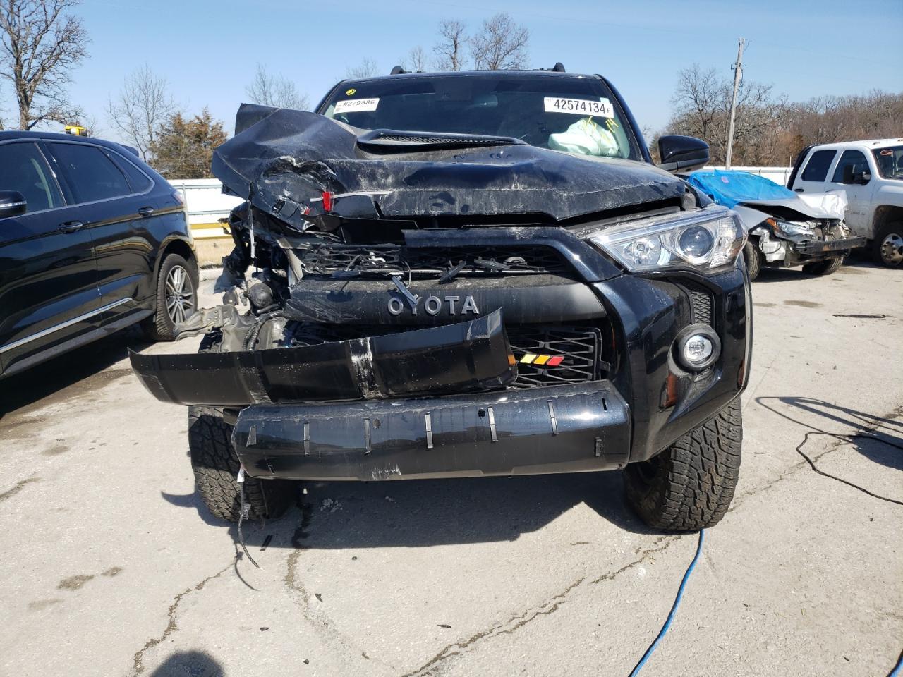2022 TOYOTA 4RUNNER SR - Фото 5