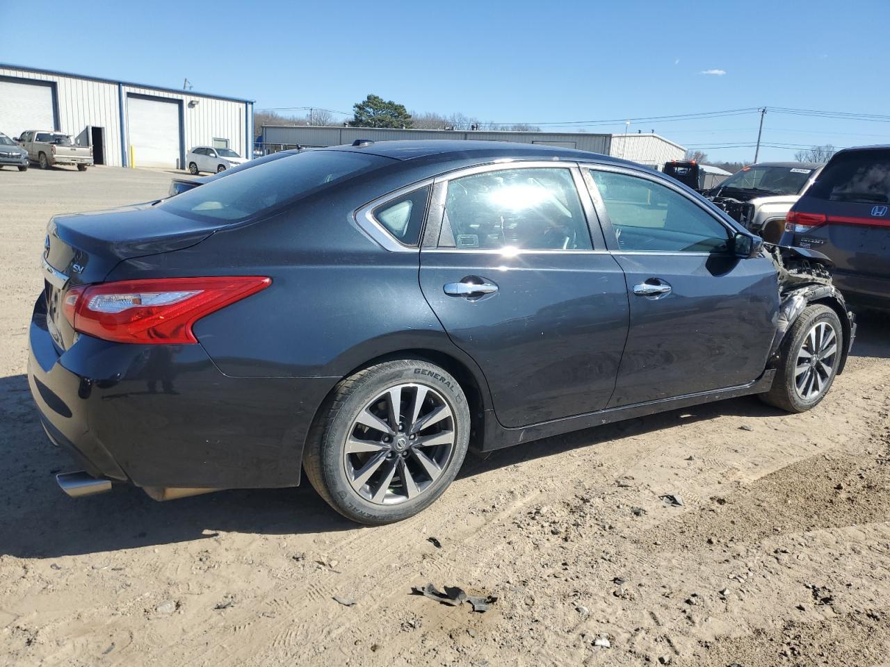 2017 NISSAN ALTIMA 2.5 - Фото 3