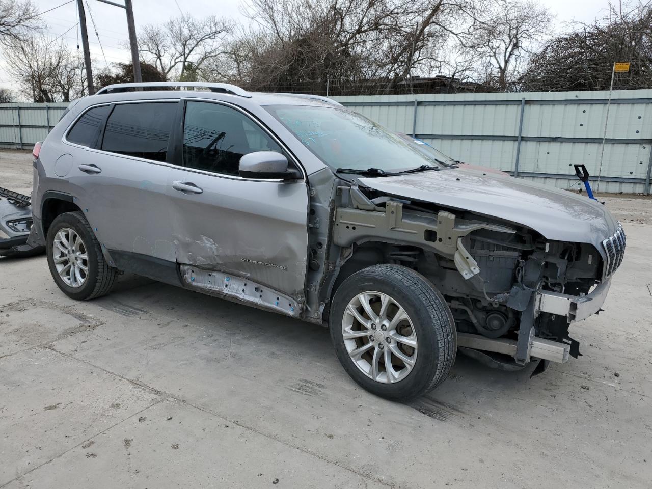 2019 JEEP CHEROKEE L - Image 4