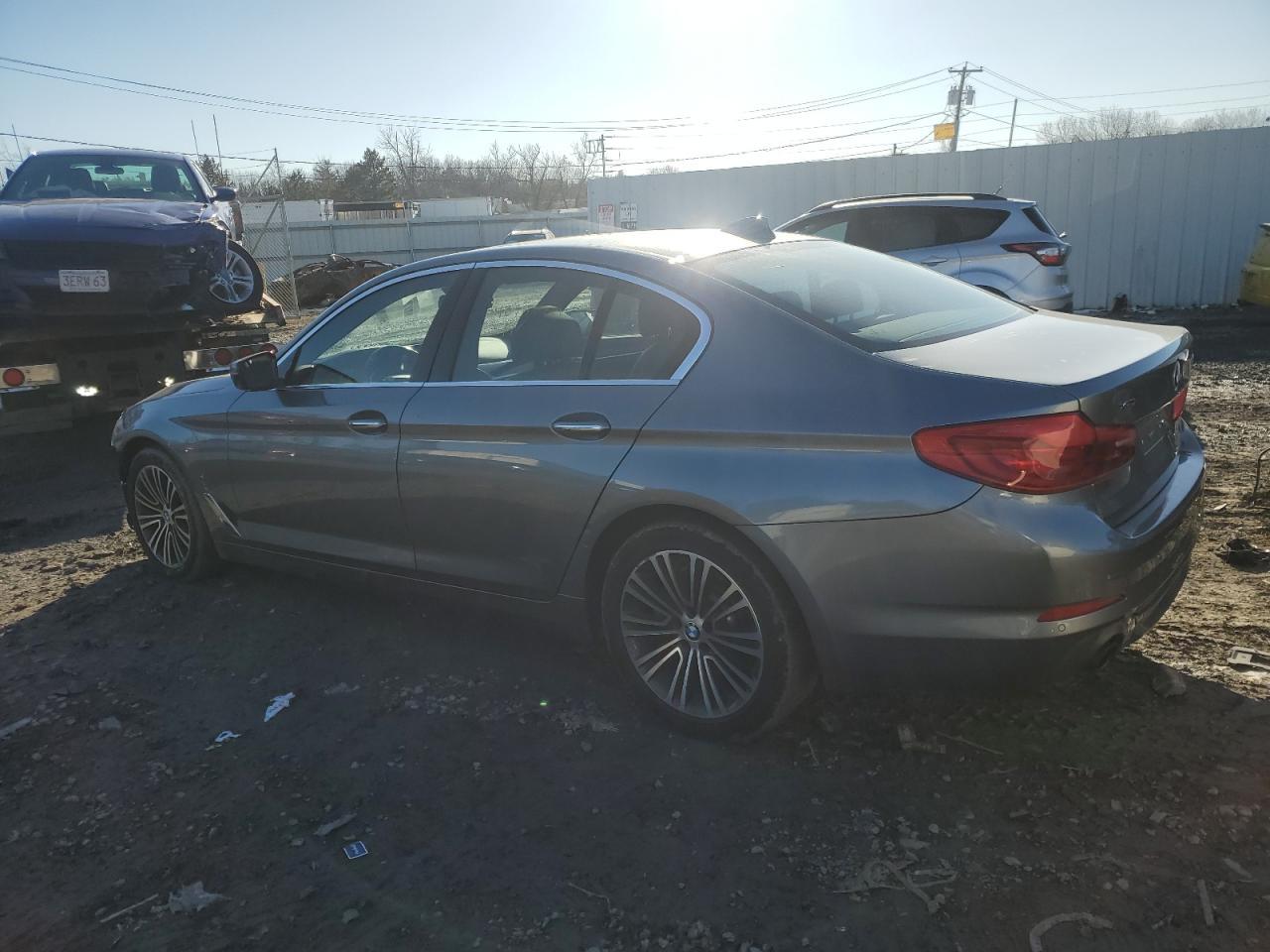 2018 BMW 530 XI - Фото 2