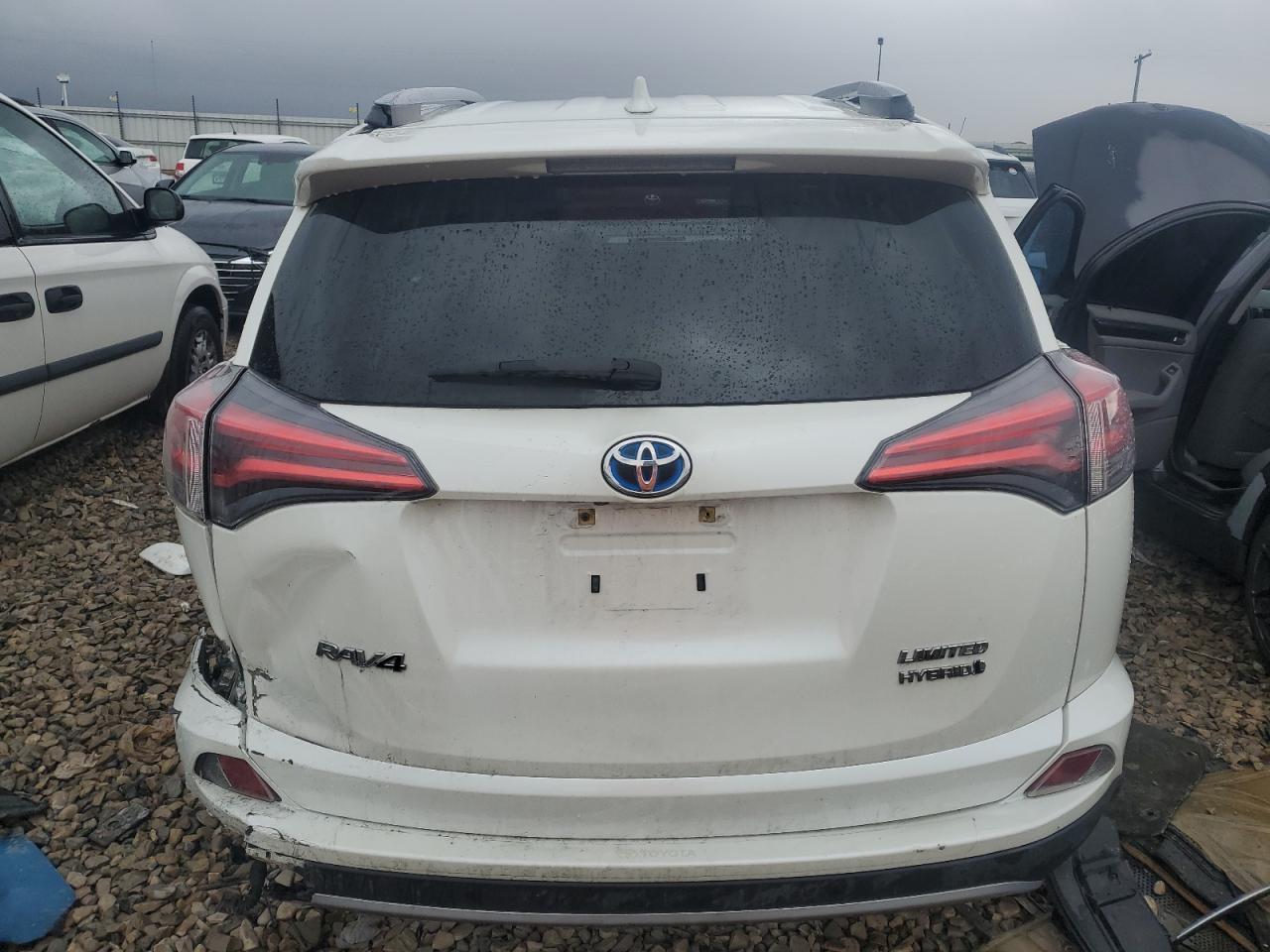 2017 TOYOTA RAV4 HV LI - Image 6