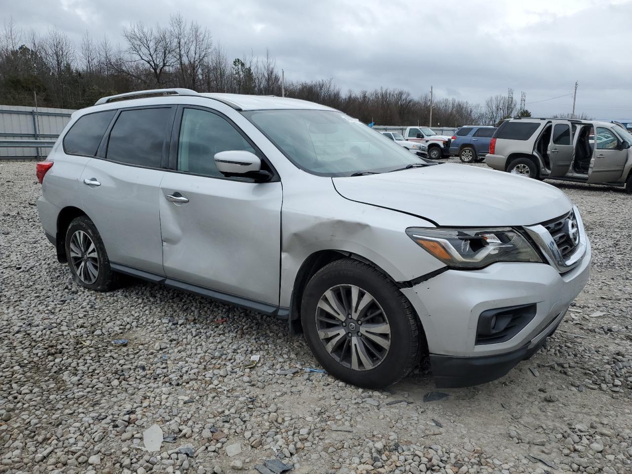 2017 NISSAN PATHFINDER - Image 4