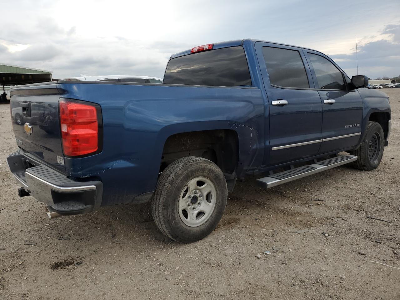 2017 CHEVROLET SILVERADO - Image 3