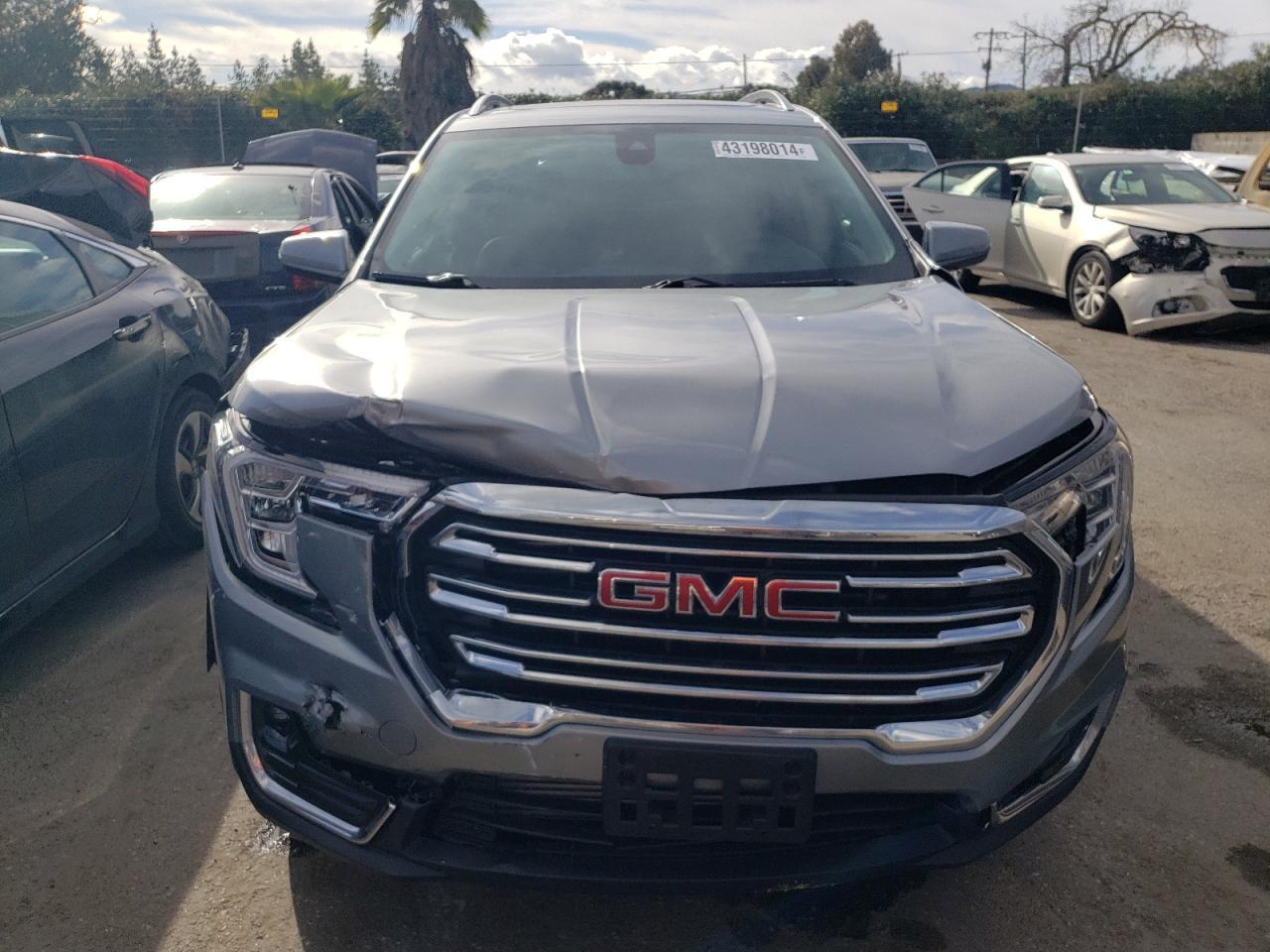 2023 GMC TERRAIN SL - Фото 5