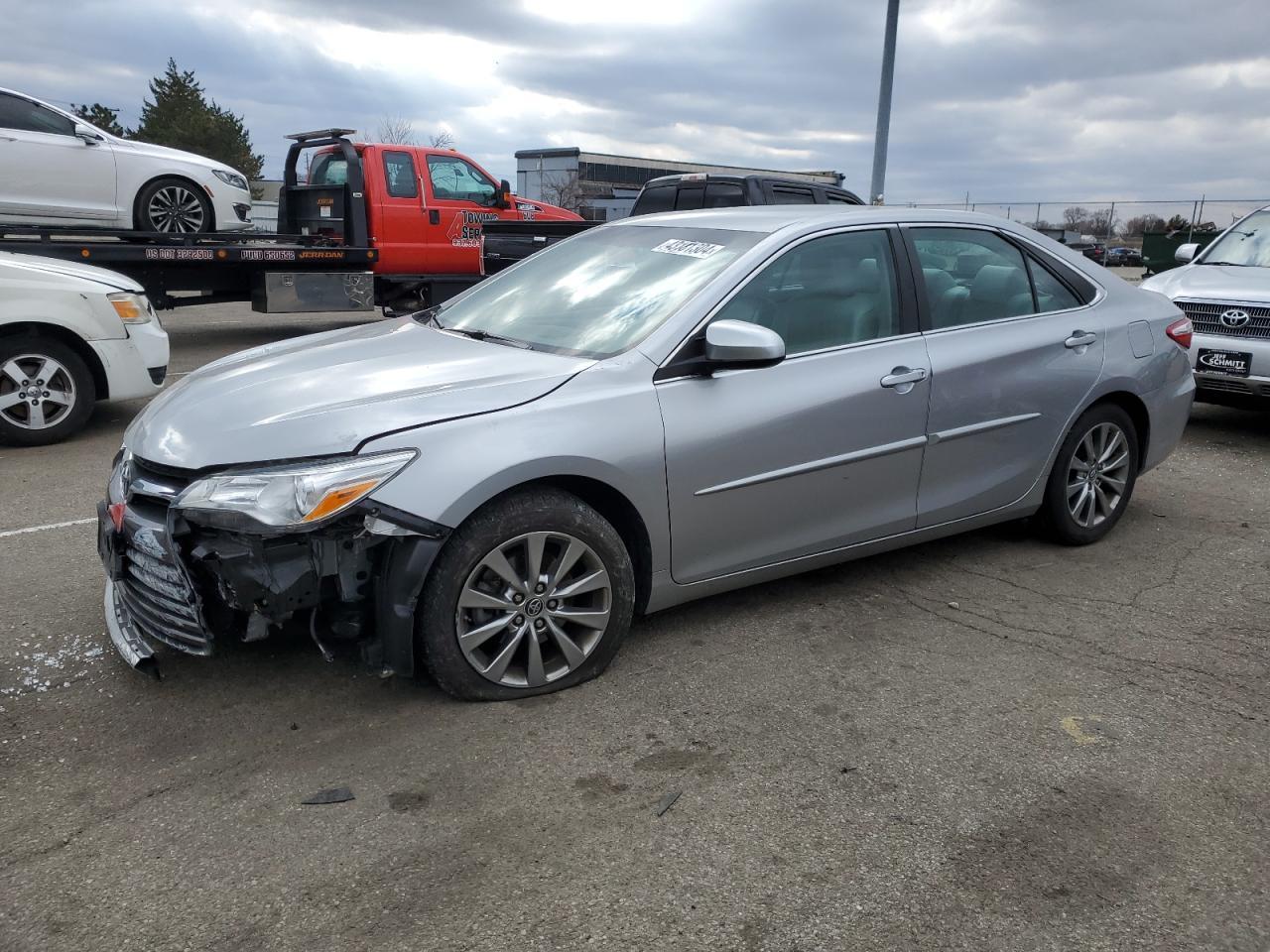 2015 TOYOTA CAMRY LE car image