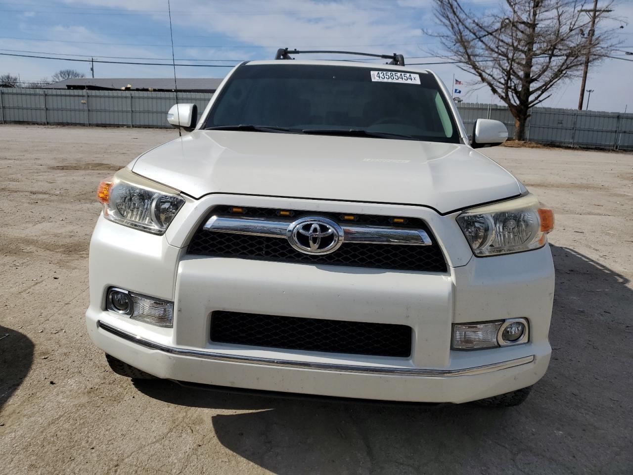 2011 TOYOTA 4RUNNER SR - Image 5
