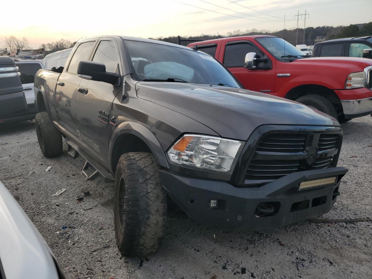 2017 RAM 2500 SLT - Image 4