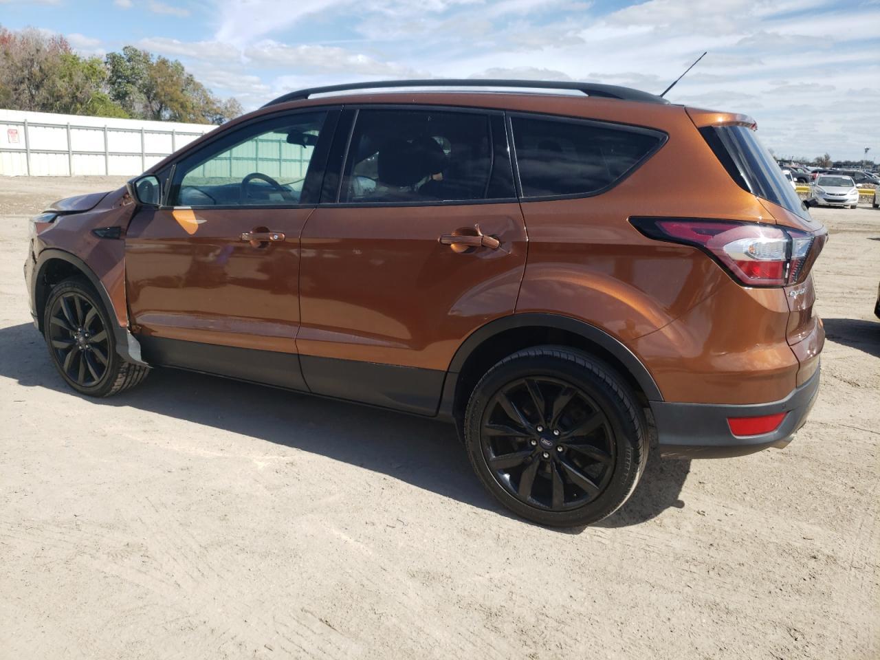 2017 FORD ESCAPE SE - Фото 2