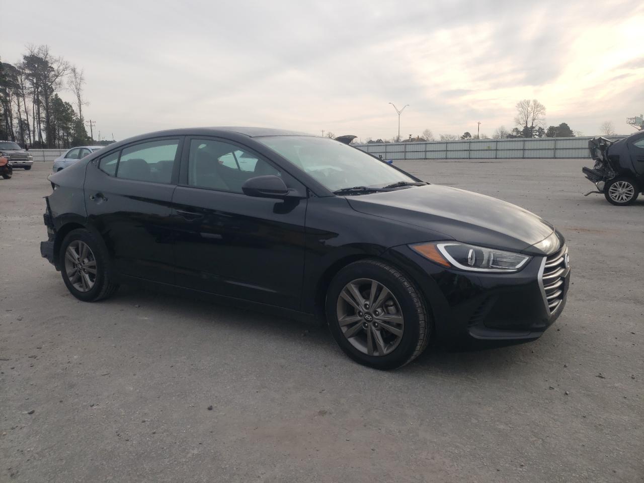 2017 HYUNDAI ELANTRA SE - Image 4