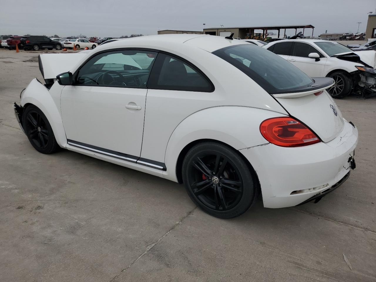 2012 VOLKSWAGEN BEETLE TUR - Фото 2