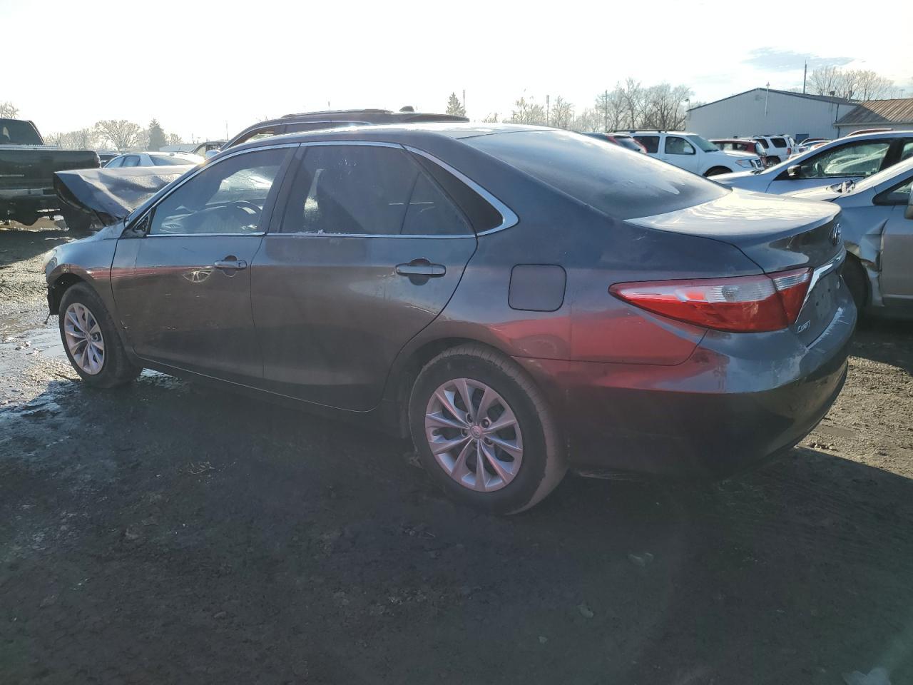 2017 TOYOTA CAMRY LE - Фото 2