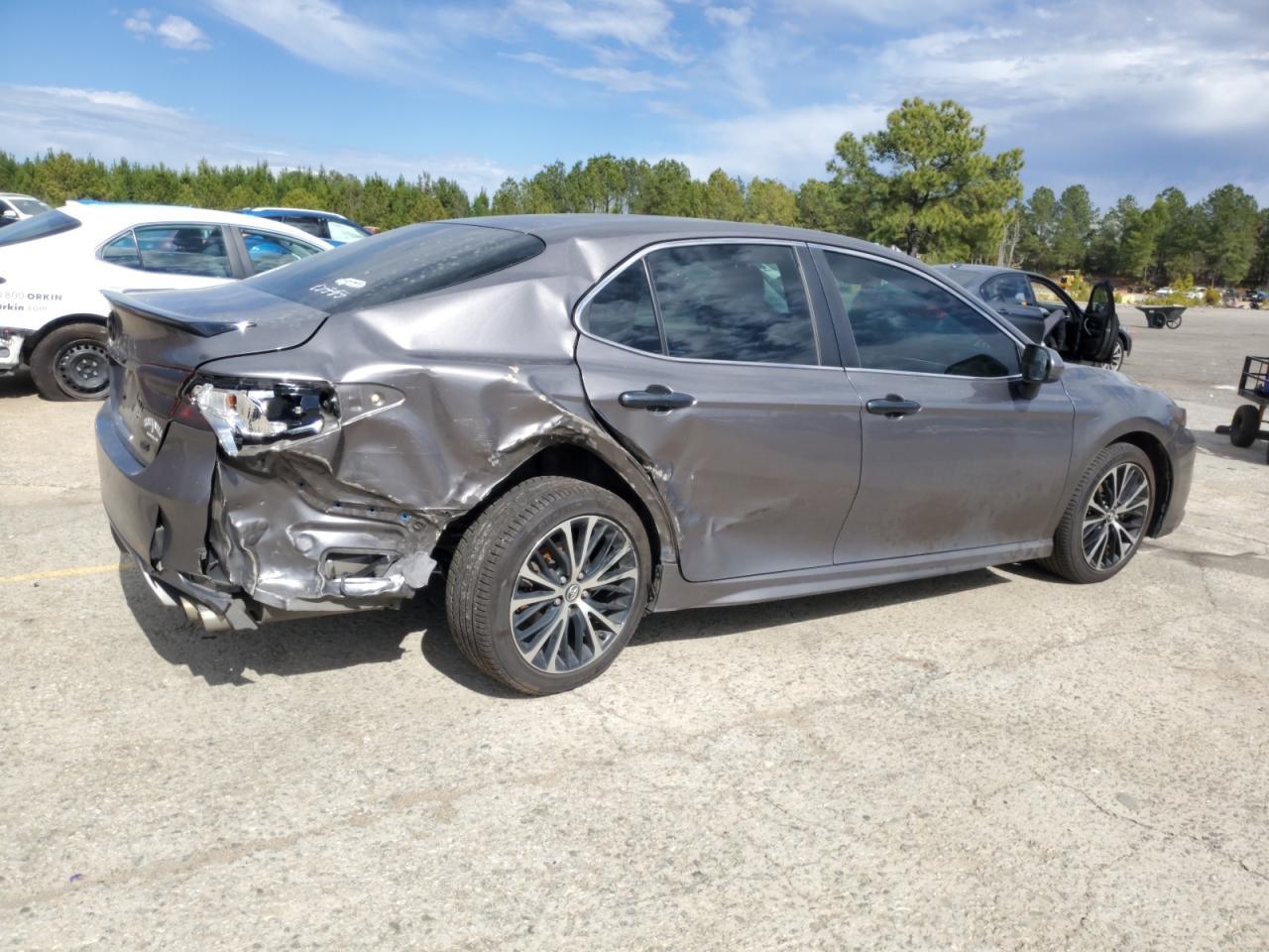 2018 TOYOTA CAMRY L - Фото 3