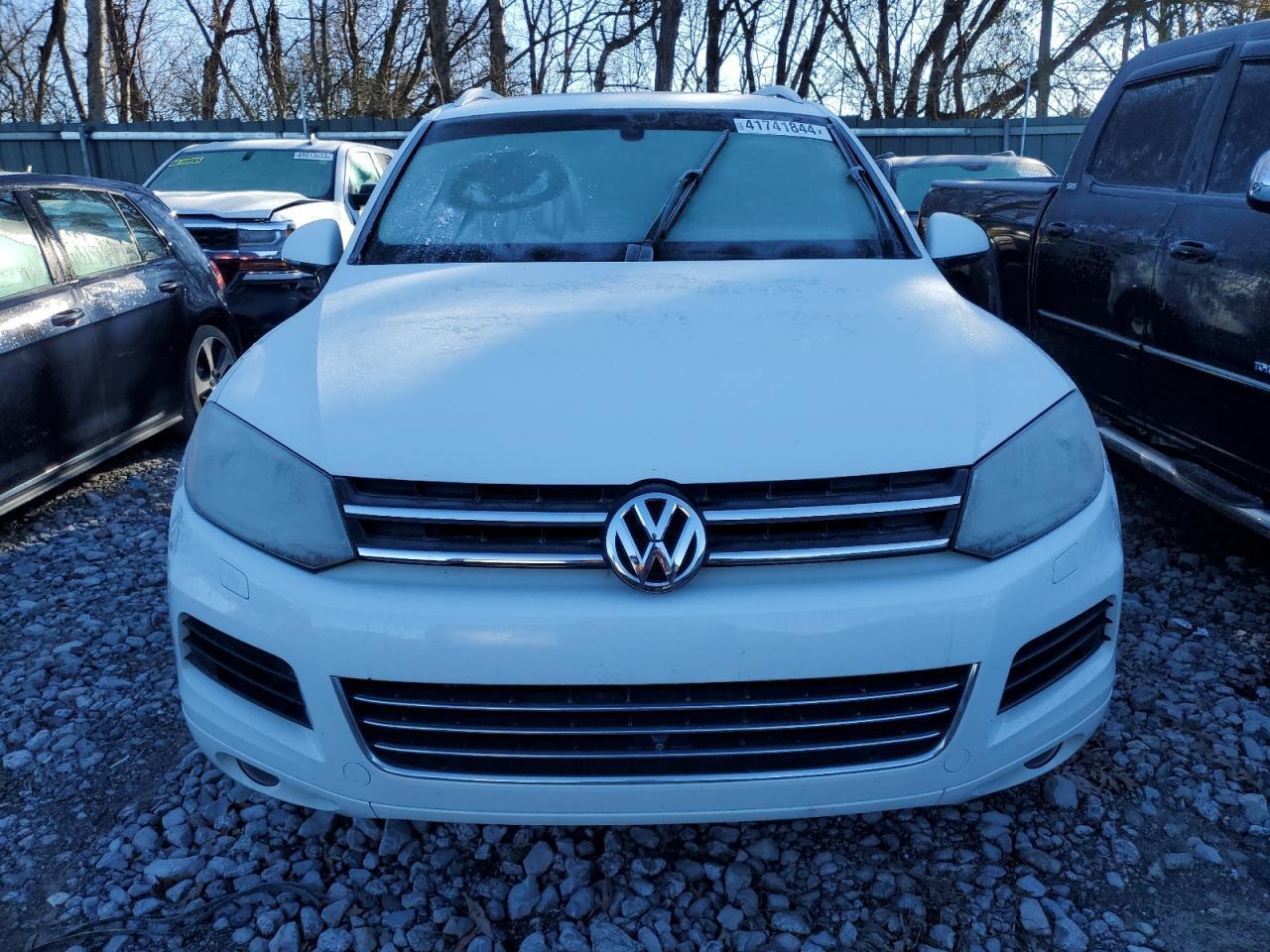 2014 VOLKSWAGEN TOUAREG V6 - Фото 5