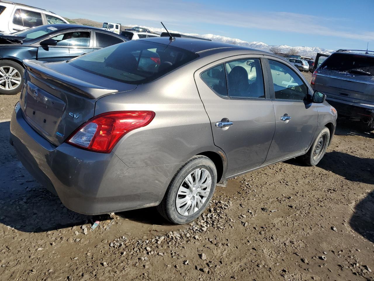 2016 NISSAN VERSA S - Фото 3