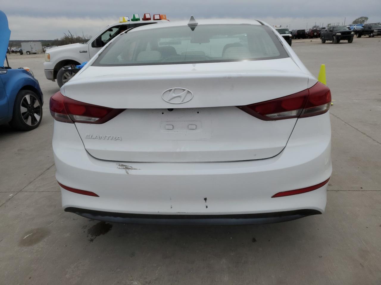 2018 HYUNDAI ELANTRA SE - Фото 6