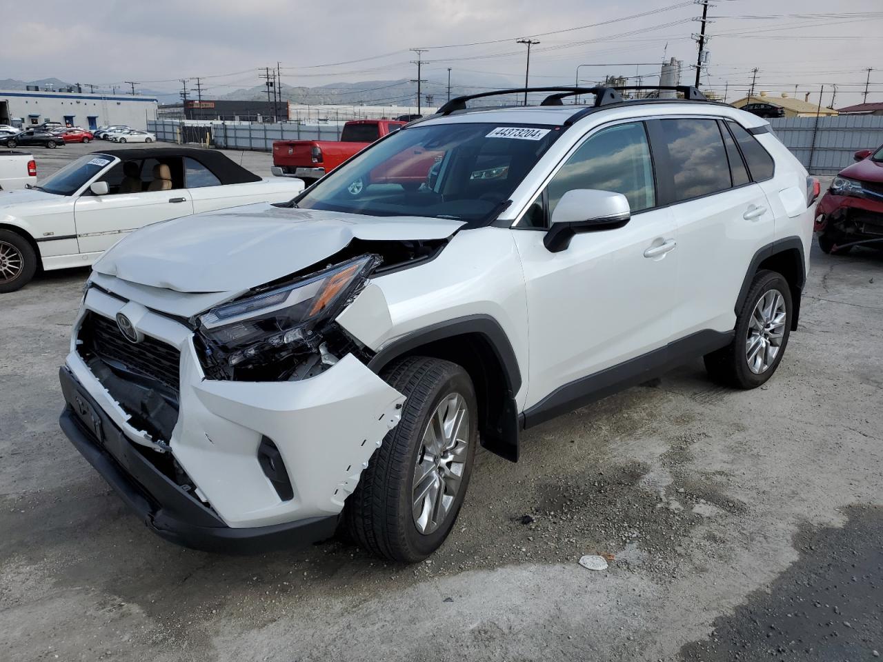 2024 TOYOTA RAV4 XLE P