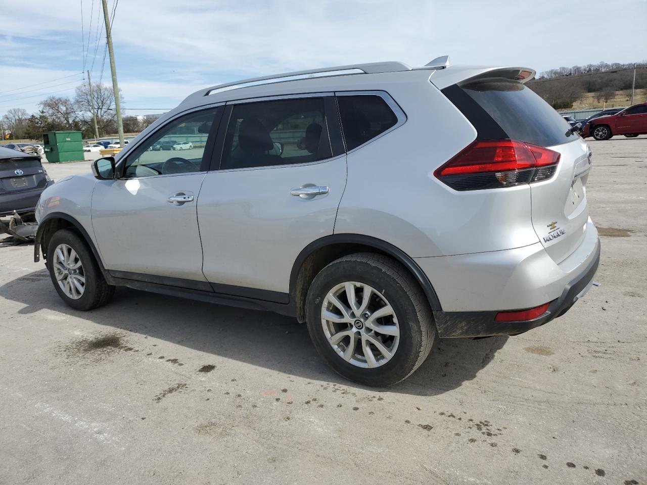 2017 NISSAN ROGUE SV - Image 2