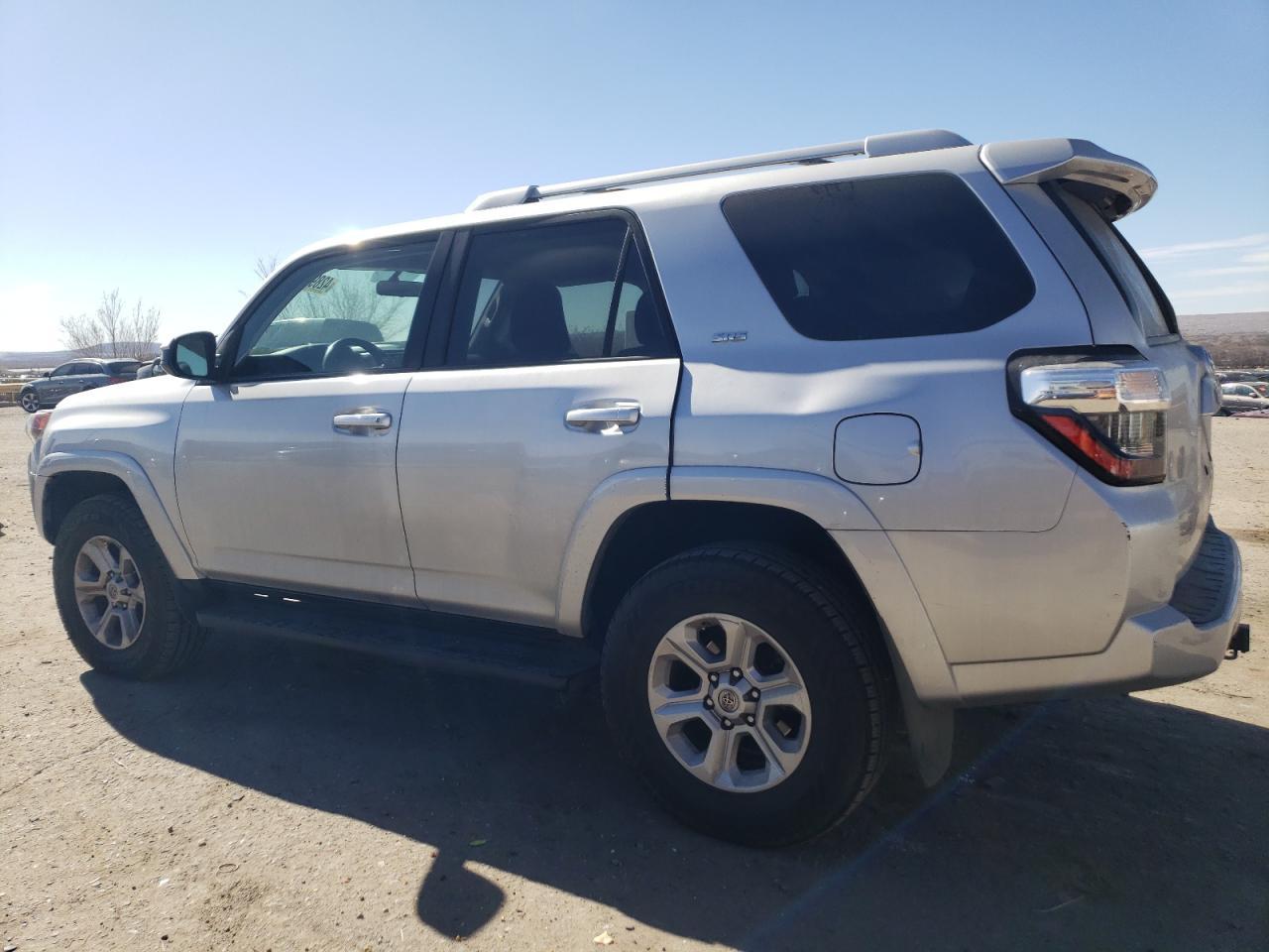 2017 TOYOTA 4RUNNER SR - Фото 2