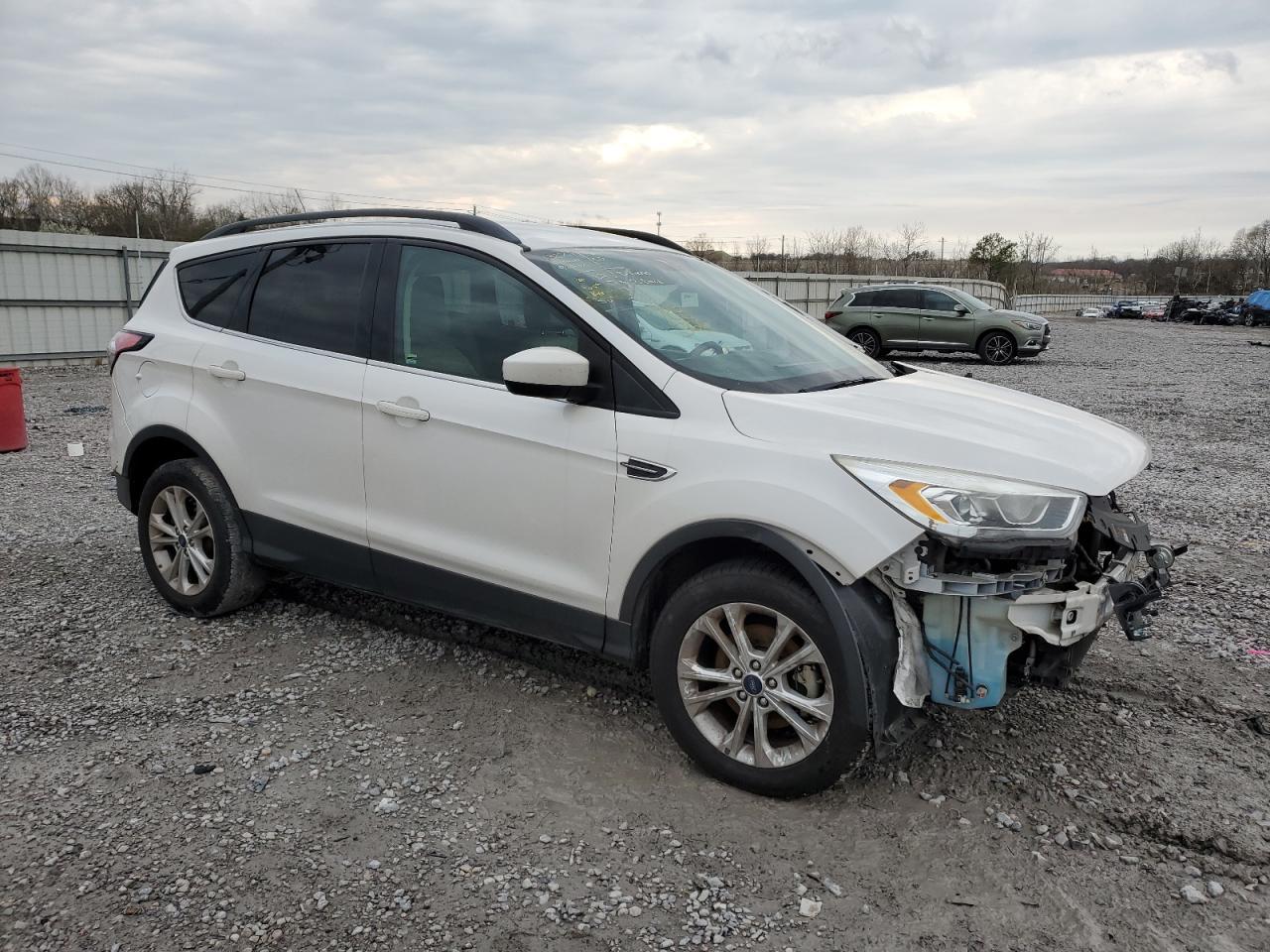 2017 FORD ESCAPE SE - Фото 4