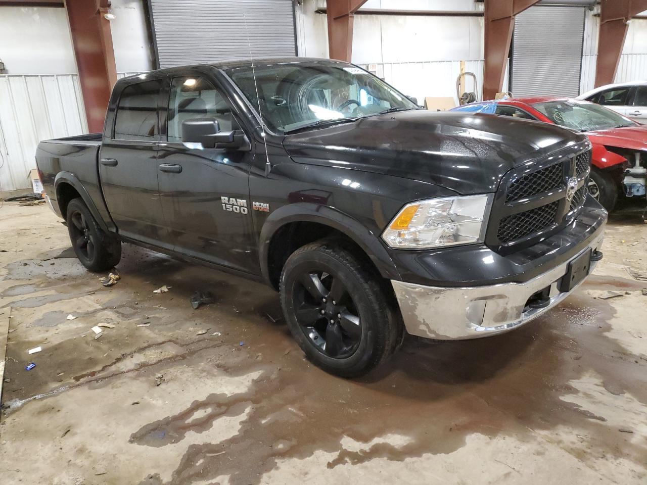 2017 RAM 1500 SLT - Image 4