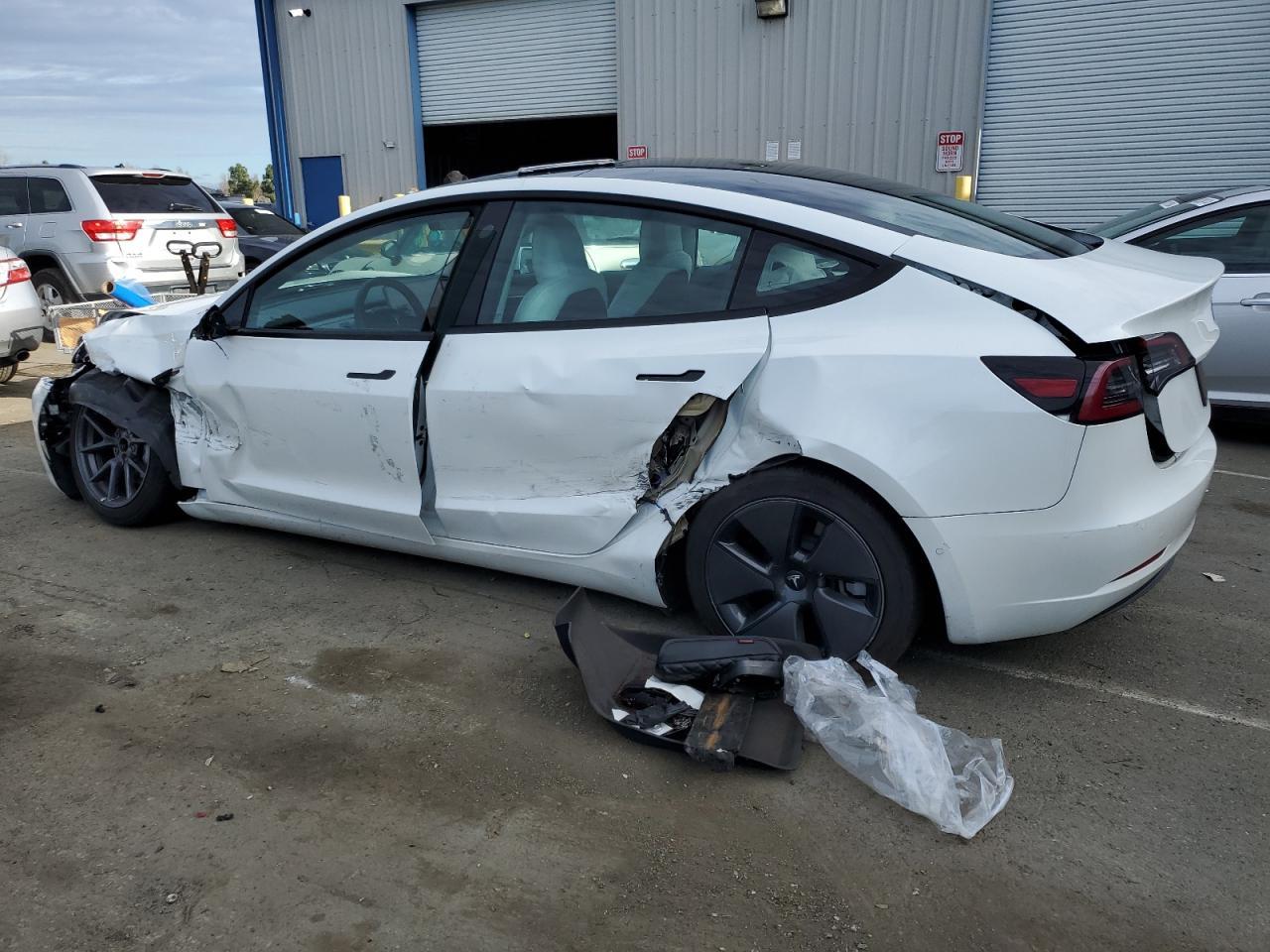 2022 TESLA MODEL 3 - Image 2