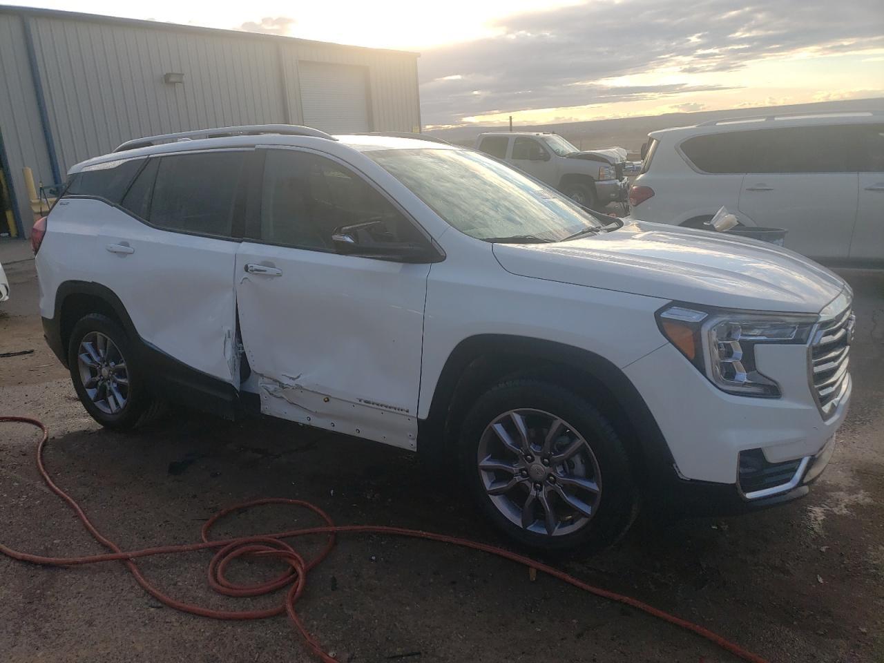2023 GMC TERRAIN SL - Фото 4