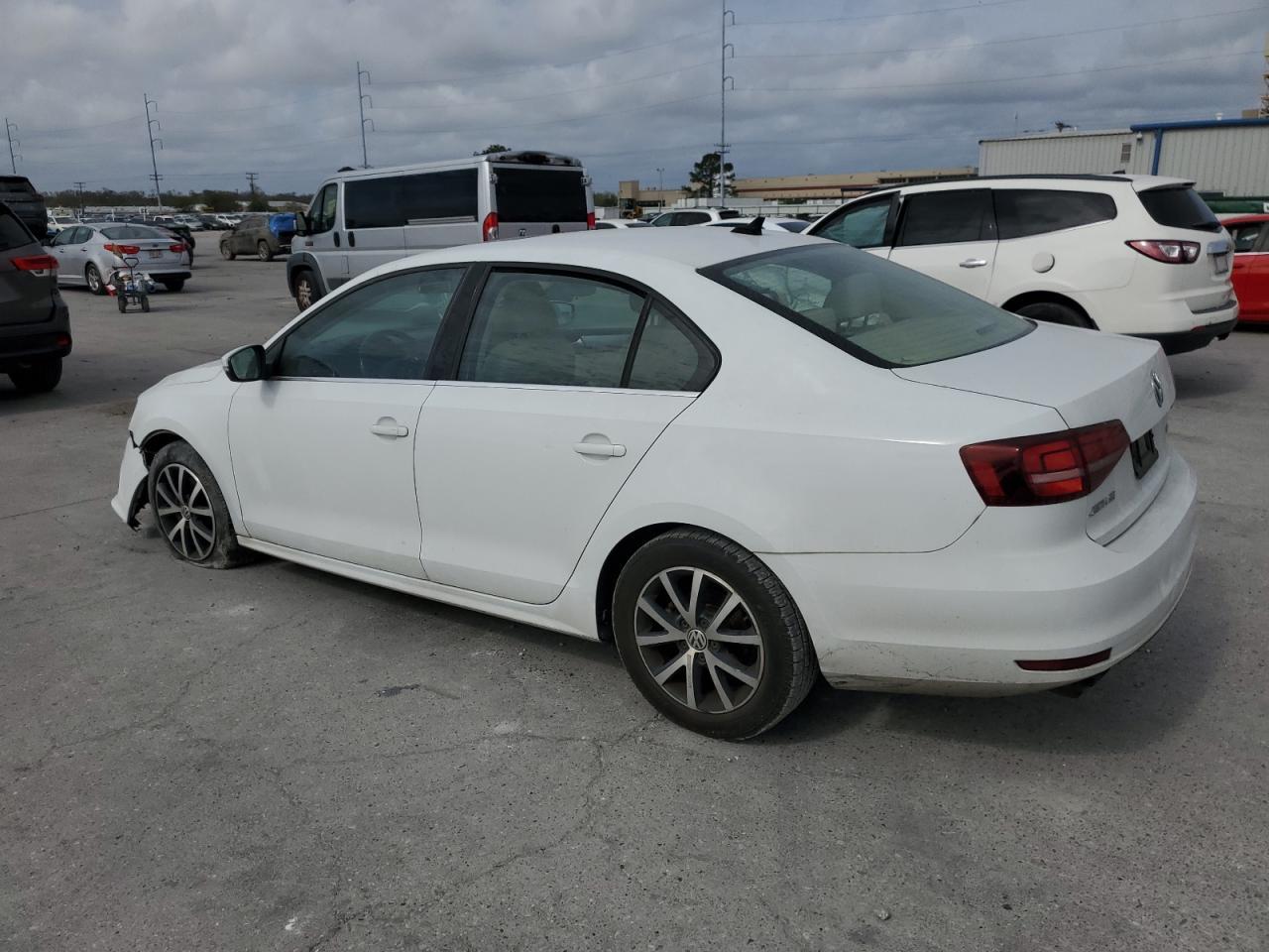 2017 VOLKSWAGEN JETTA SE - Image 2