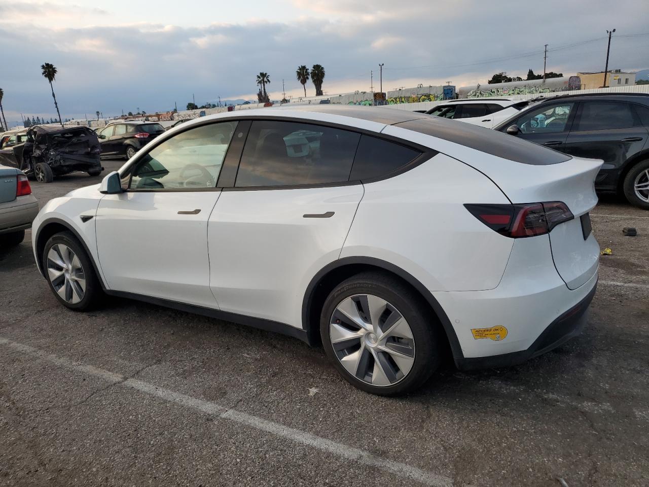 2022 TESLA MODEL Y - Image 2