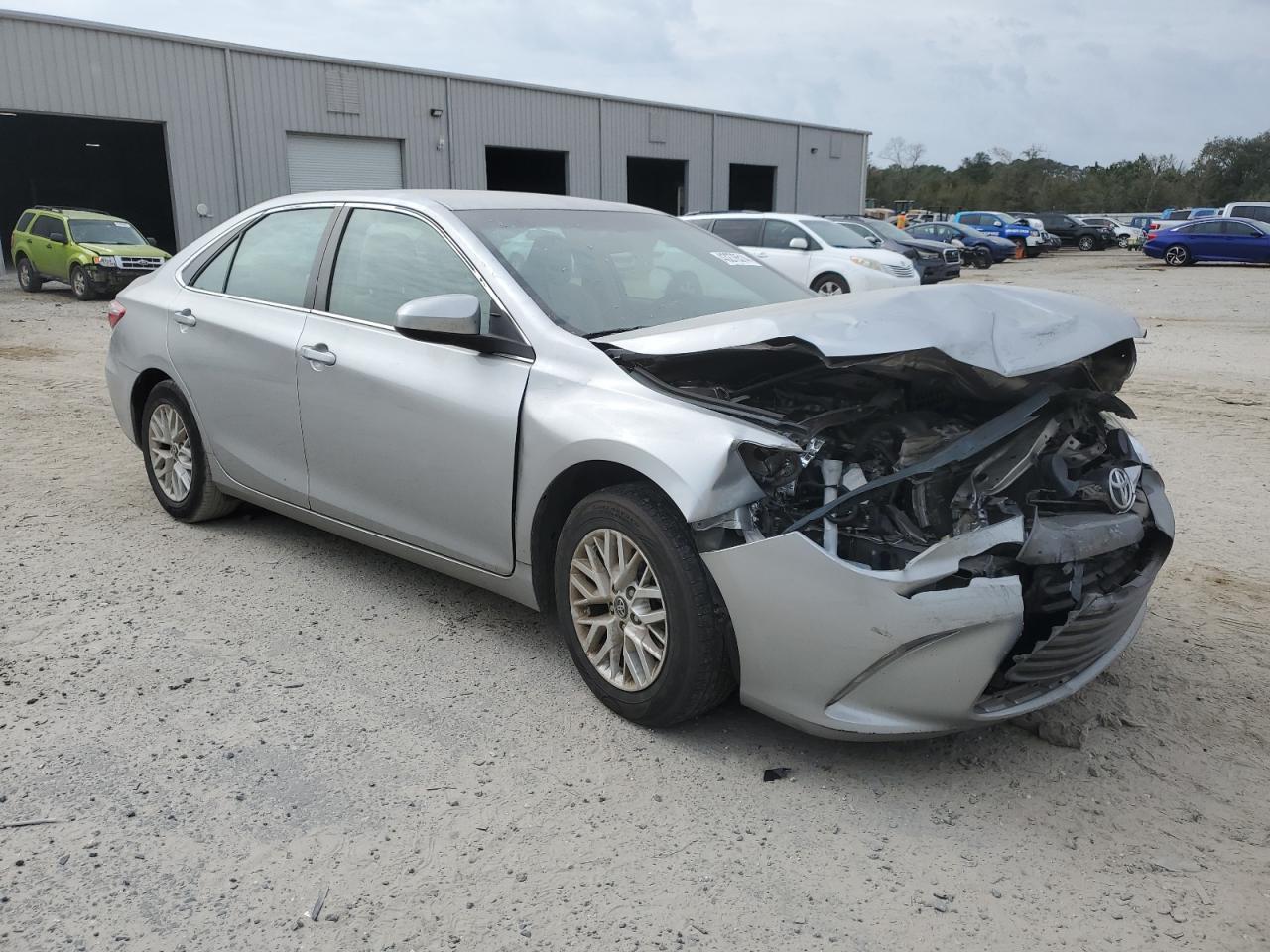 2017 TOYOTA CAMRY LE - Фото 4