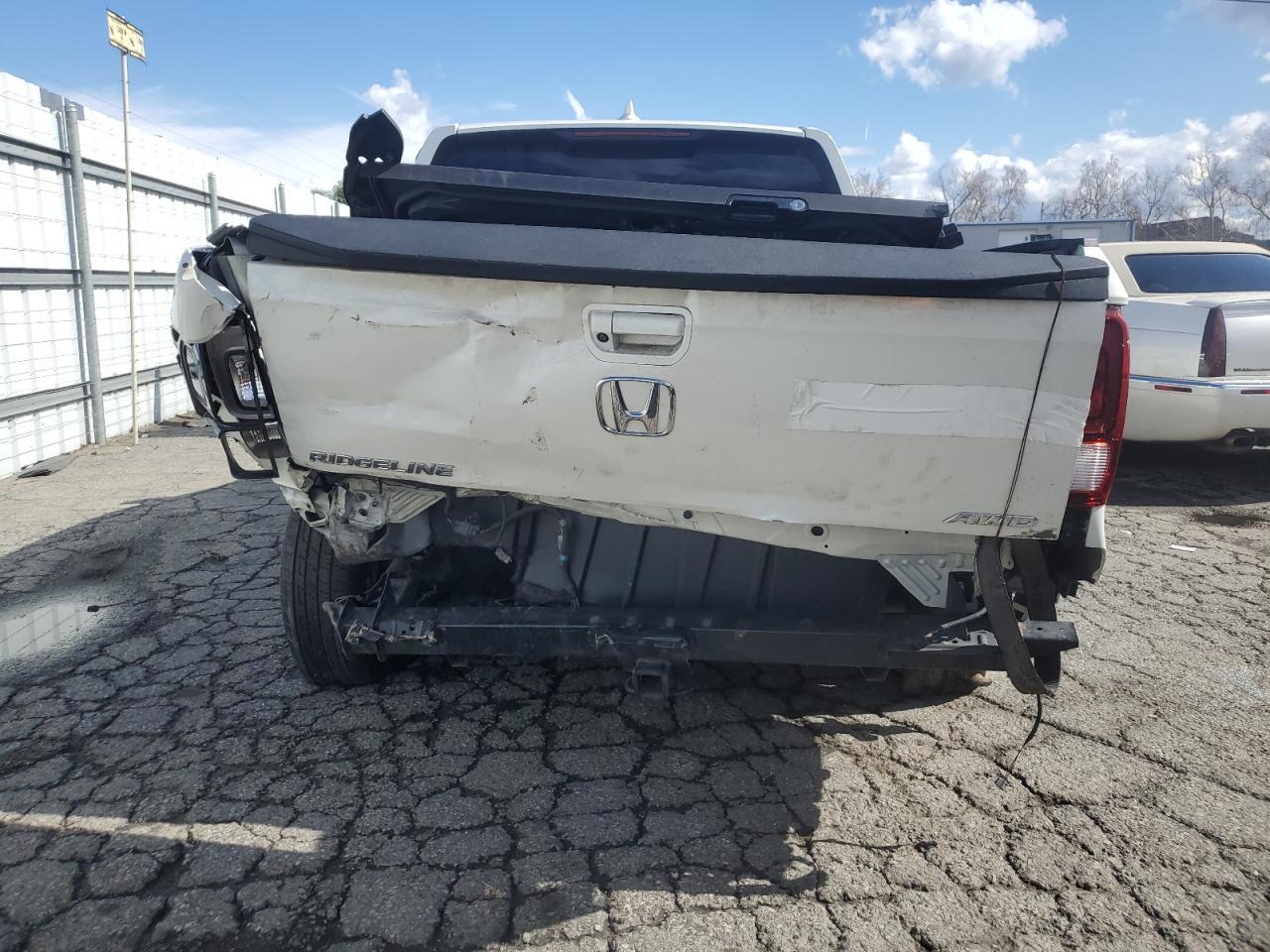 2017 HONDA RIDGELINE - Фото 6
