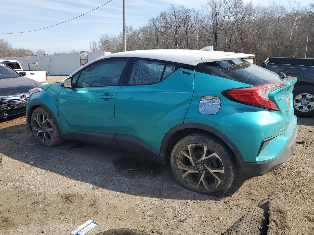 2018 TOYOTA C-HR XLE - Image 2