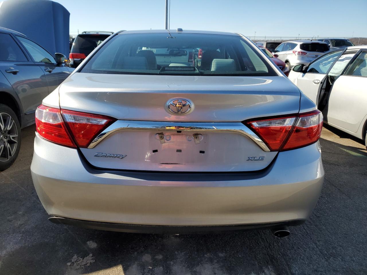 2016 TOYOTA CAMRY LE - Image 6
