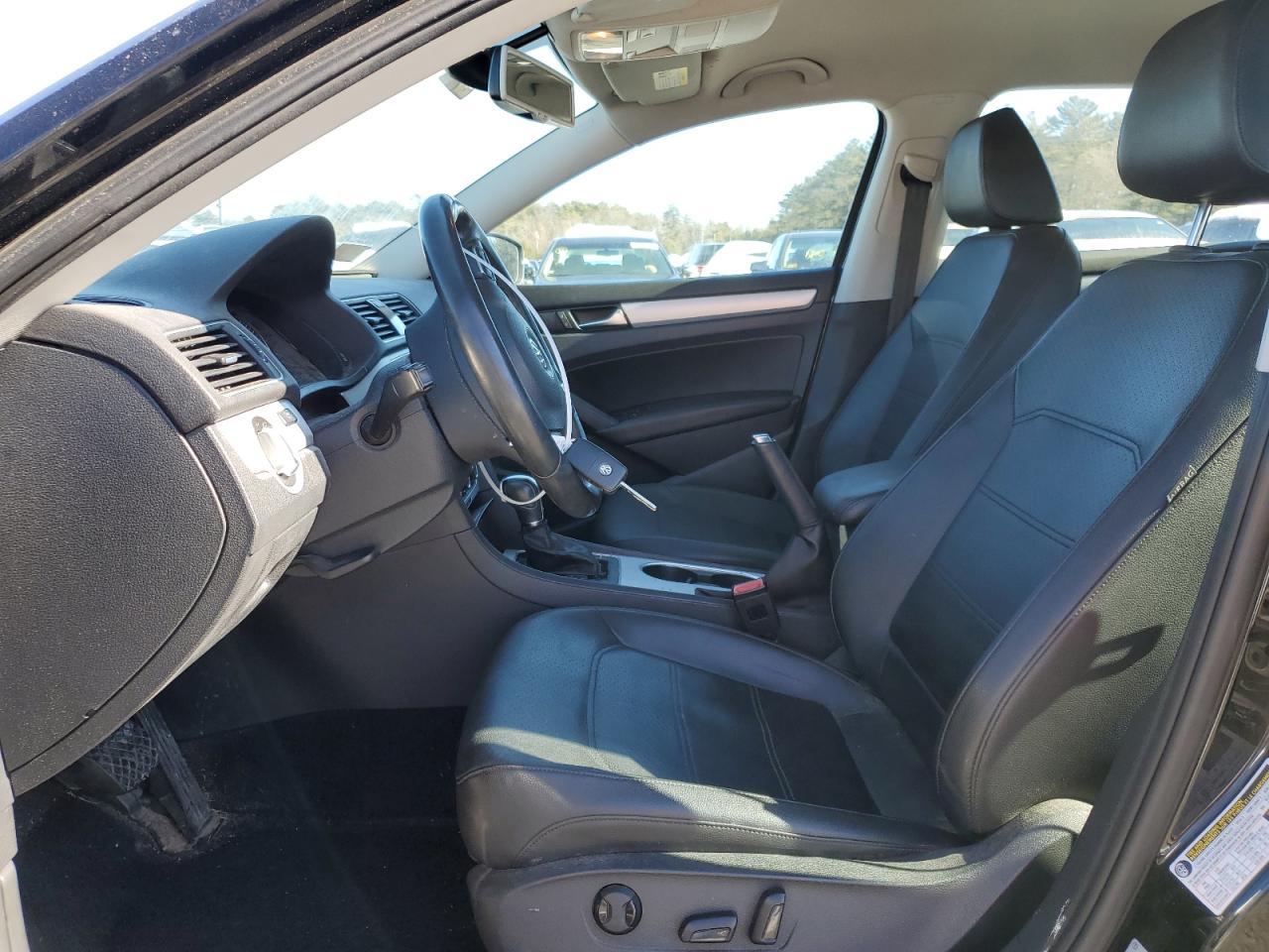 2013 VOLKSWAGEN PASSAT SE - Image 7