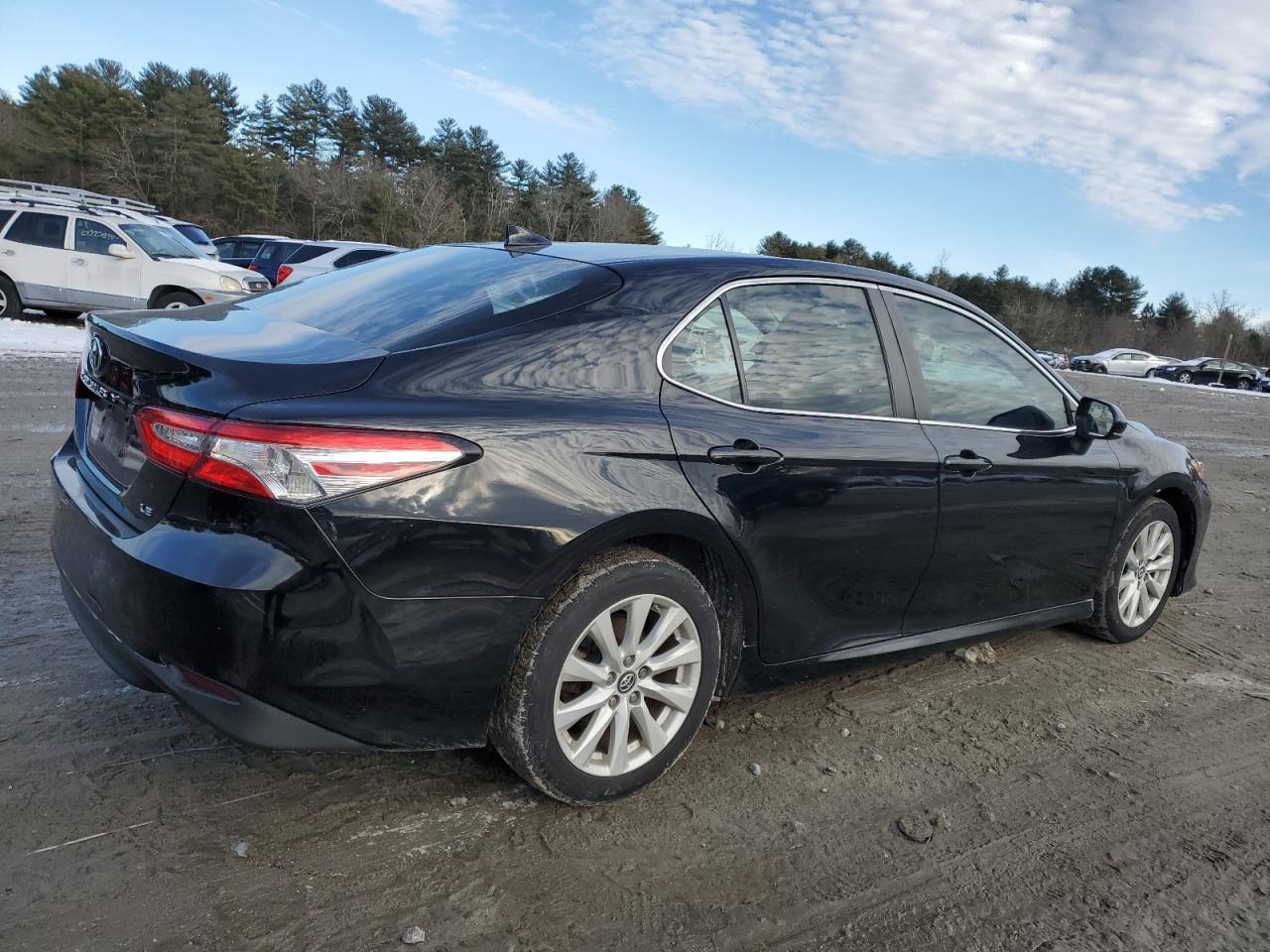 2019 TOYOTA CAMRY L - Фото 3