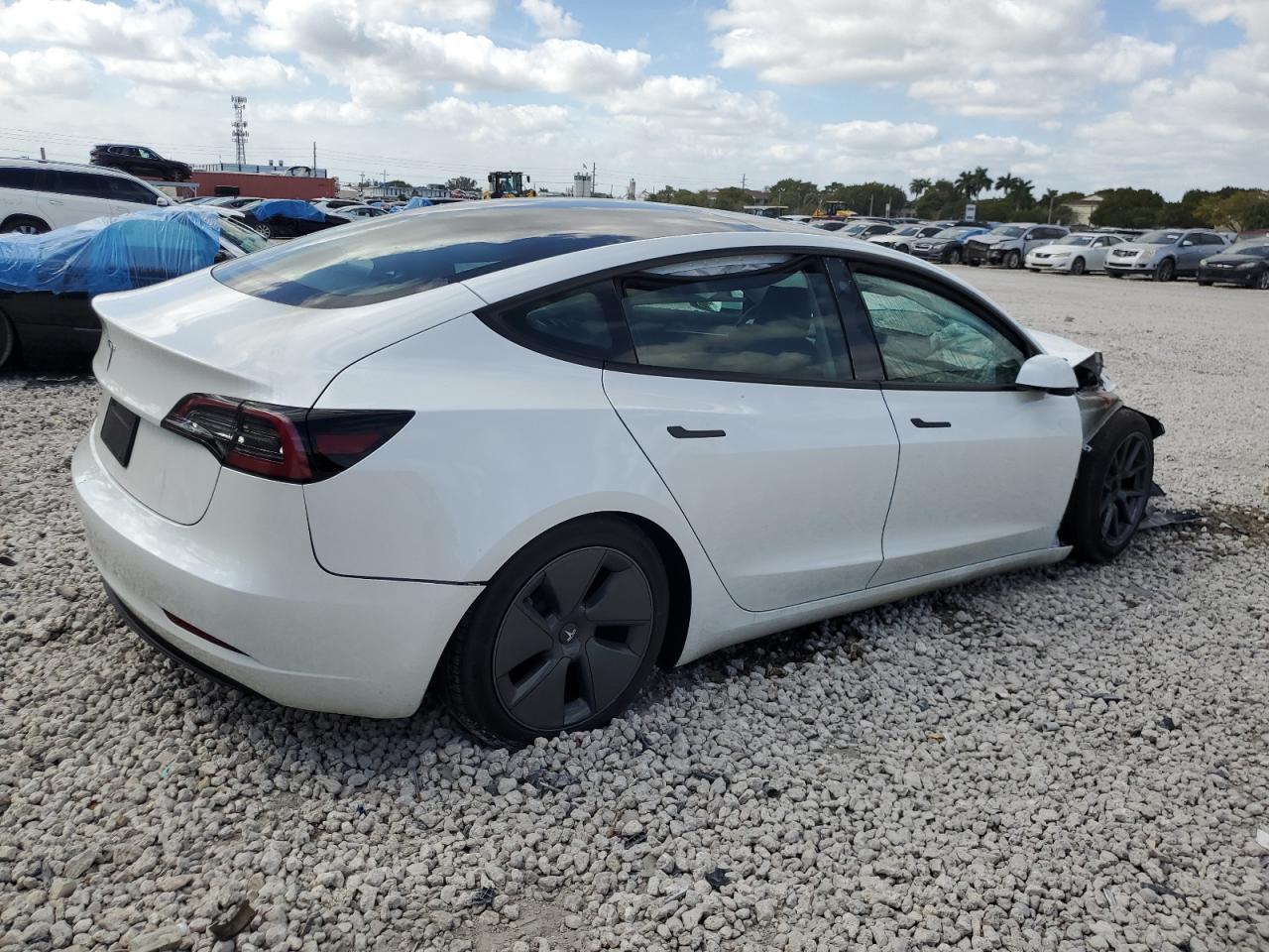 2023 TESLA MODEL 3 - Фото 3