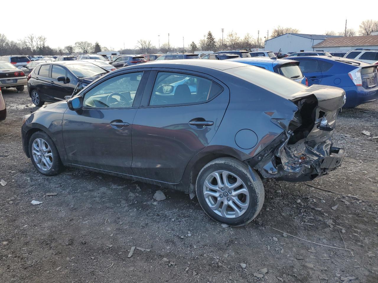 2017 TOYOTA YARIS IA - Фото 2