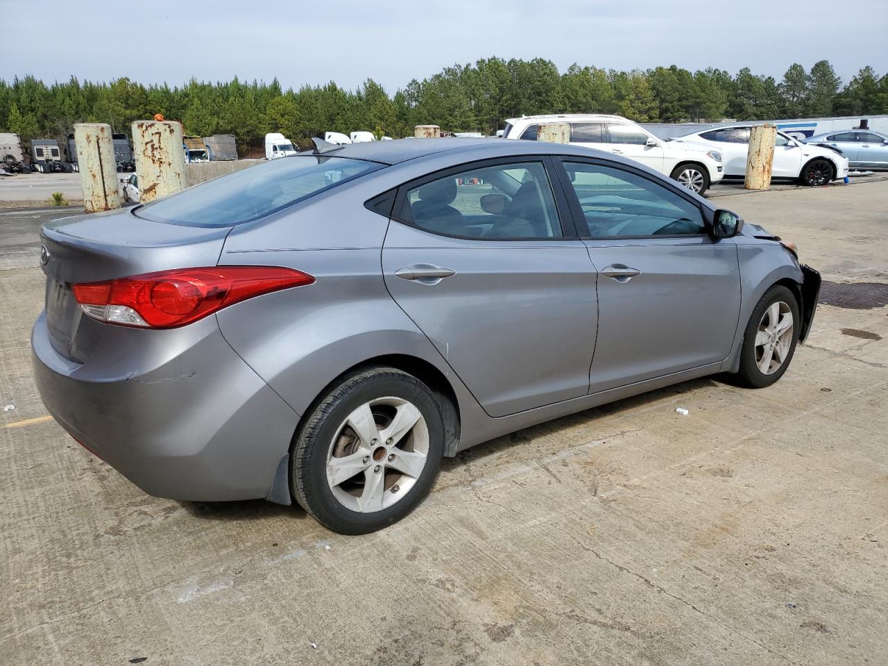 2013 HYUNDAI ELANTRA GL - Image 3