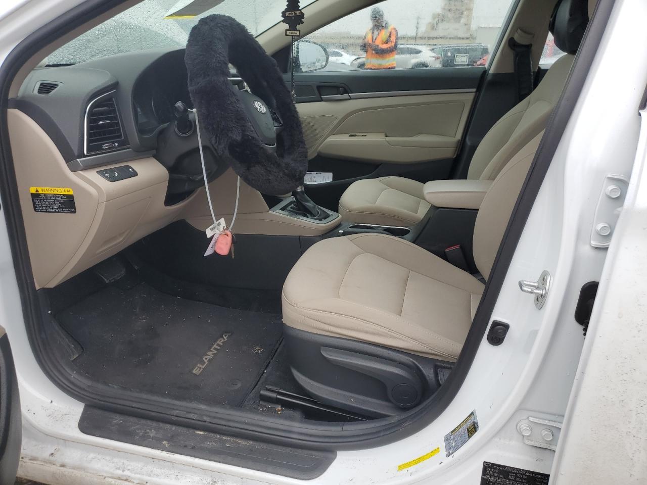 2018 HYUNDAI ELANTRA SE - Фото 7