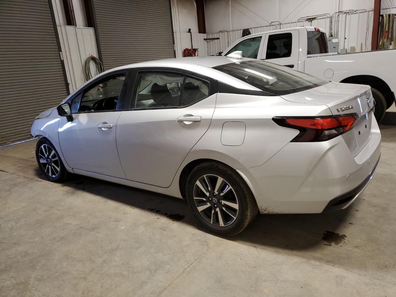 2021 NISSAN VERSA SV - Фото 2