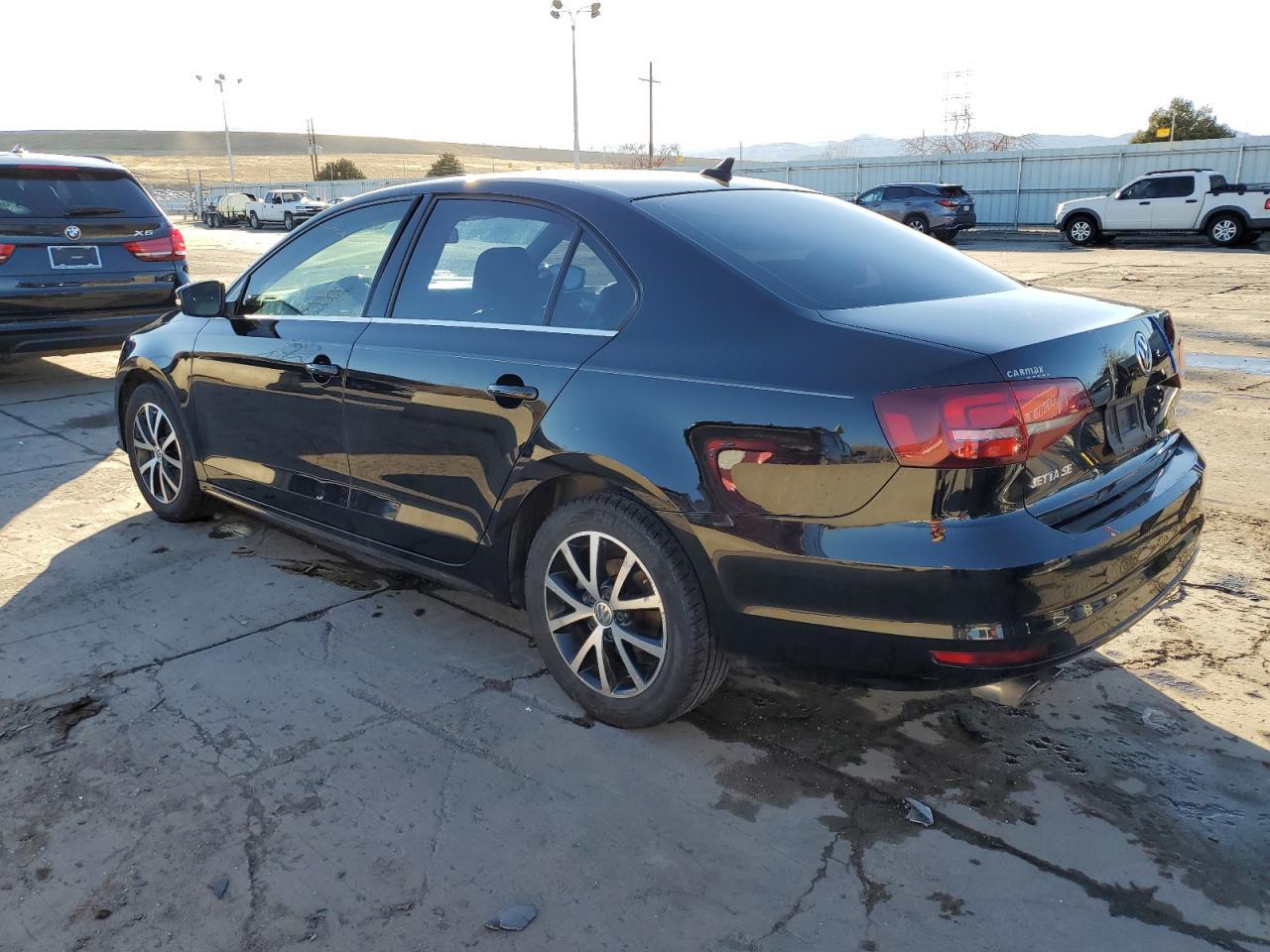 2017 VOLKSWAGEN JETTA SE - Image 2