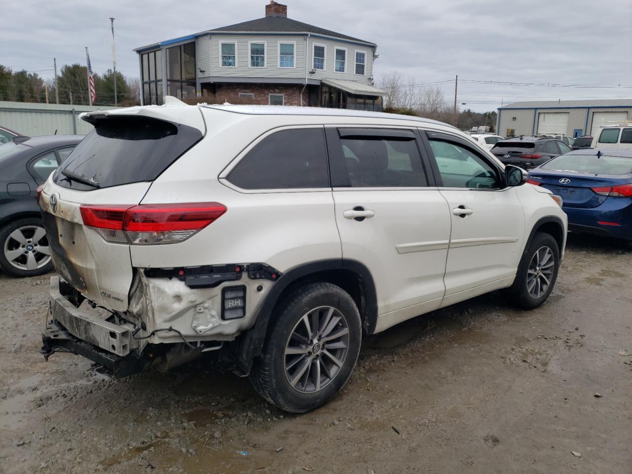 2018 TOYOTA HIGHLANDER - Фото 3