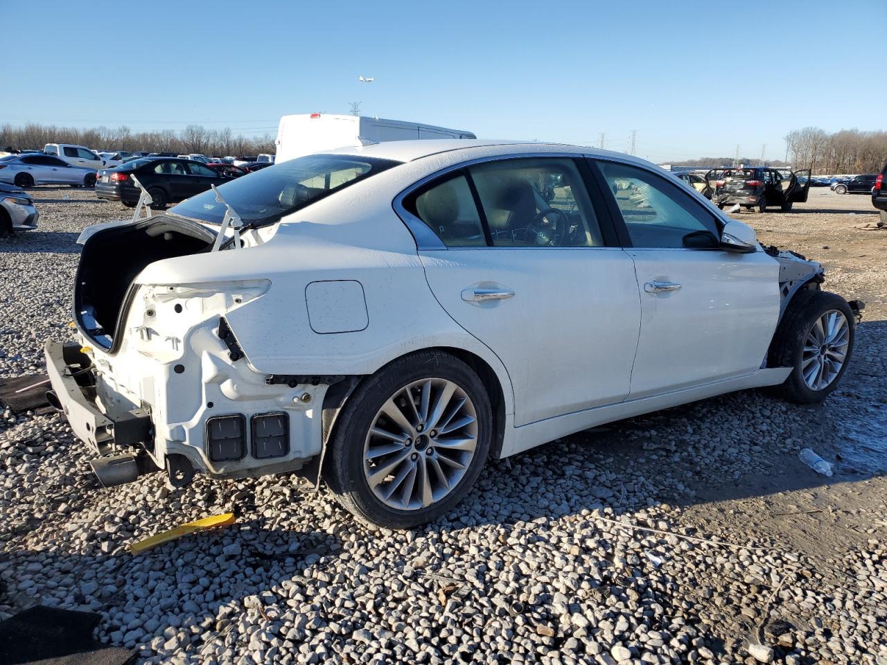 2018 INFINITI Q50 LUXE - Image 3