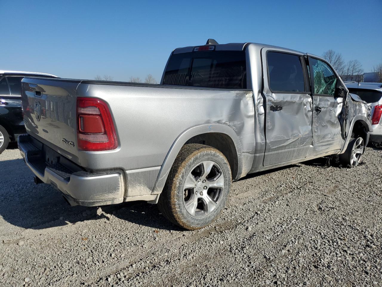 2019 RAM 1500 LARAM - Фото 3