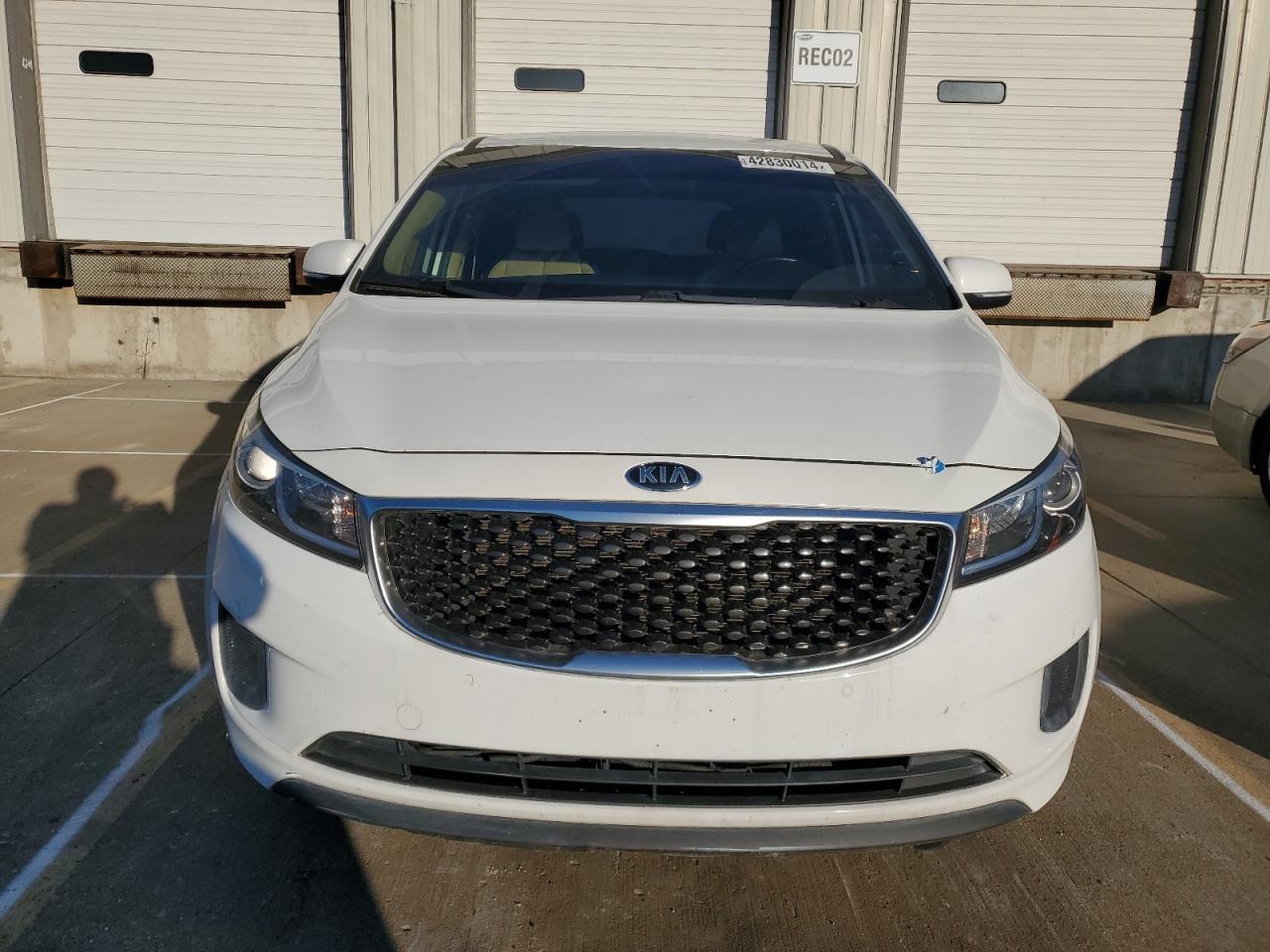 2017 KIA SEDONA LX - Image 5