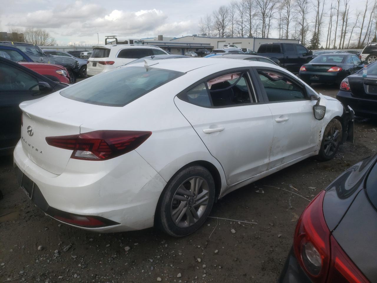 2019 HYUNDAI ELANTRA SE - Image 3