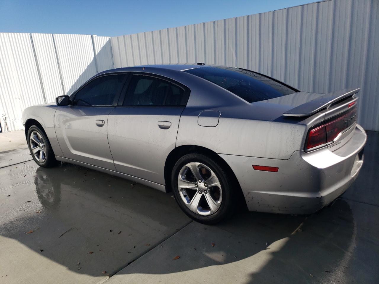 2013 DODGE CHARGER SE - Фото 2