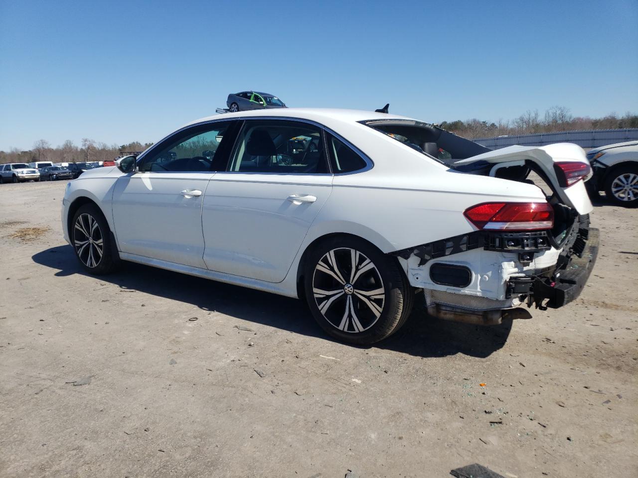 2022 VOLKSWAGEN PASSAT SE - Image 2