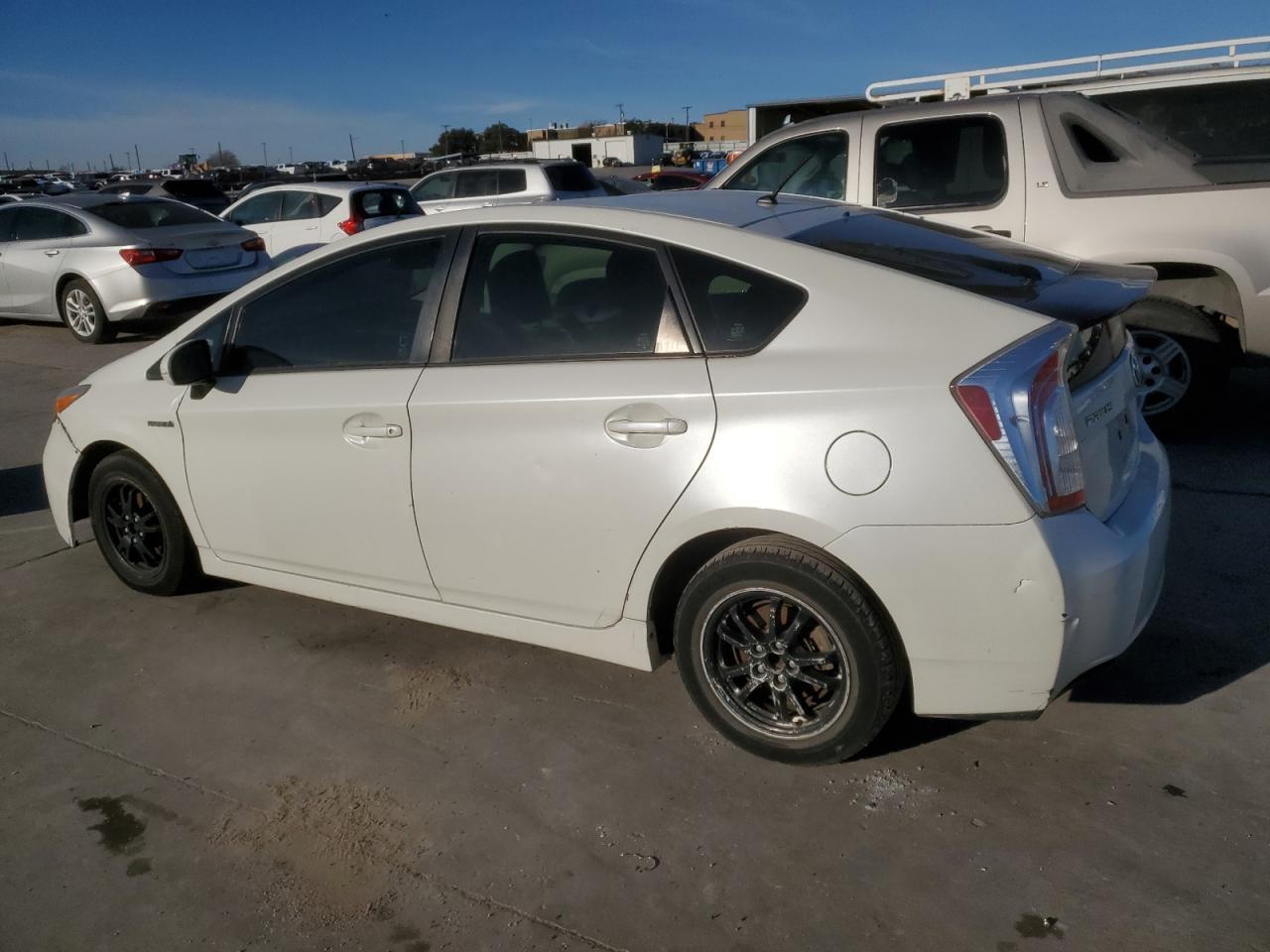 2015 TOYOTA PRIUS - Image 2